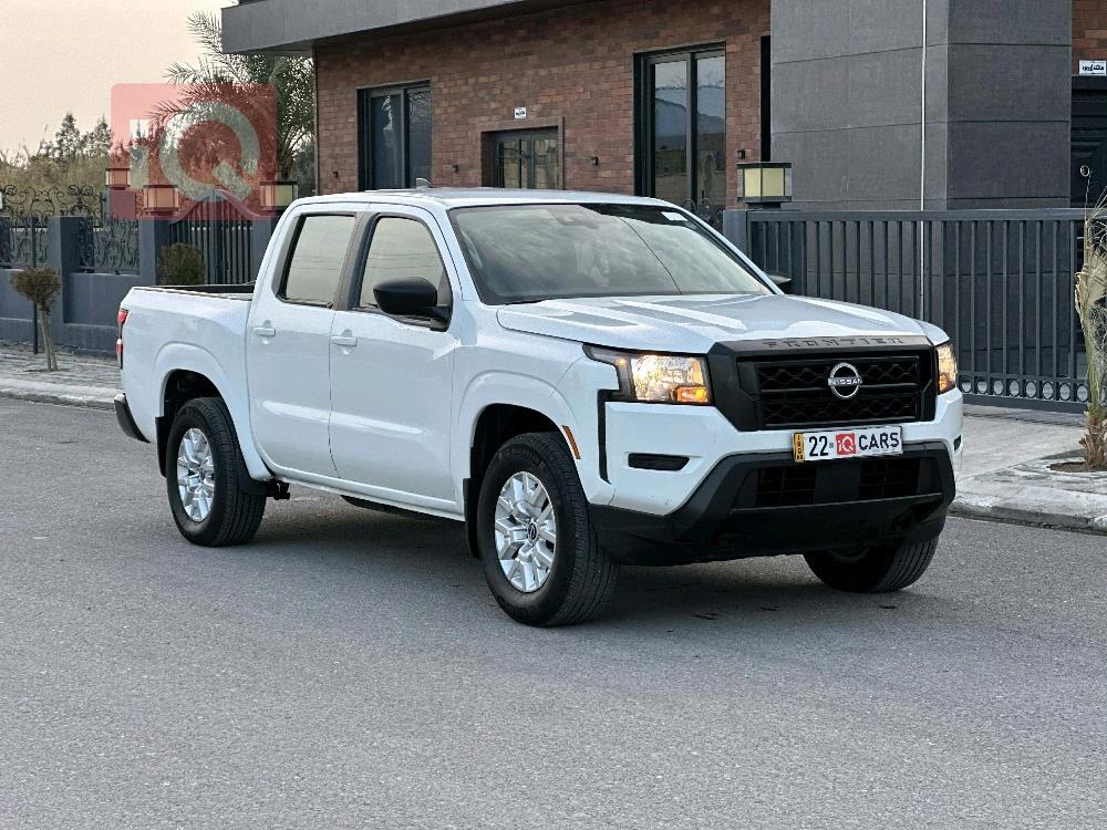 نيسان فرونتر